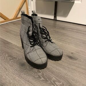 Forever 21 Black and Gray Plaid Lace-Up Boots